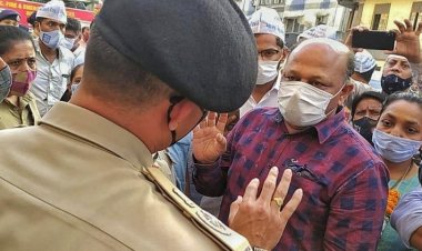 Exclusive : ભાજપના શાસકોને કયો ડર સતાવી રહ્યો છે ? પૂર્વ નગર સેવક દિનેશ કાછડીયાને પાલિકા પરિસરમાં જતા કોના ઈશારે અટકાવાયા ?