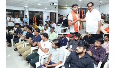 AAP ને ઝટકો : 100 થી વધુ યુવાનોએ ભાજપનો ખેસ ધારણ કર્યો : પાટીલે આવકાર્યા