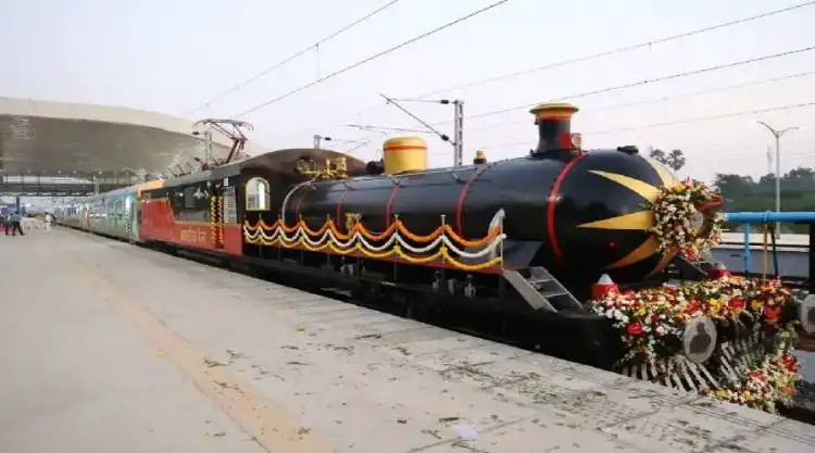 પીએમ મોદીએ વીડિયો લિંક દ્વારા ગુજરાતની પ્રથમ હેરિટેજ ટ્રેનને લીલી ઝંડી બતાવી
