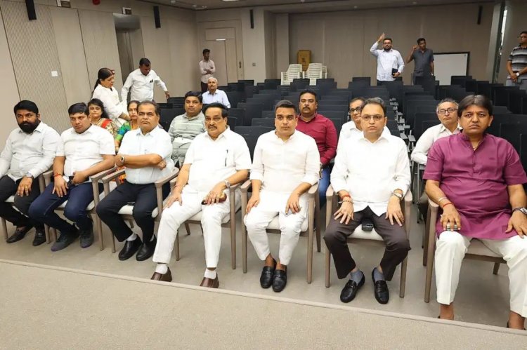 વડાપ્રધાન શ્રી નરેન્દ્રભાઇ મોદી ની મન કી બાત કાર્યક્રમ નિહાળ્યો હતો